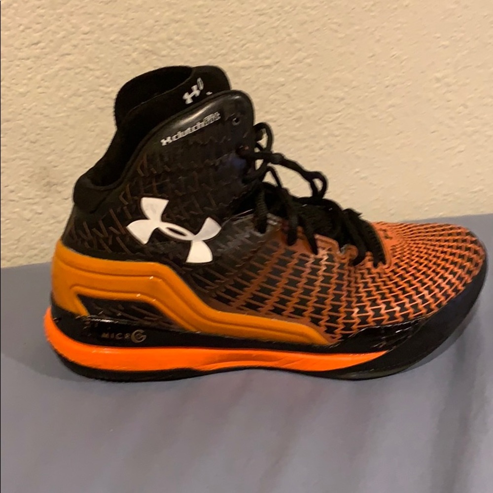 Under armor clutch fit drive 2 size 9 used no box